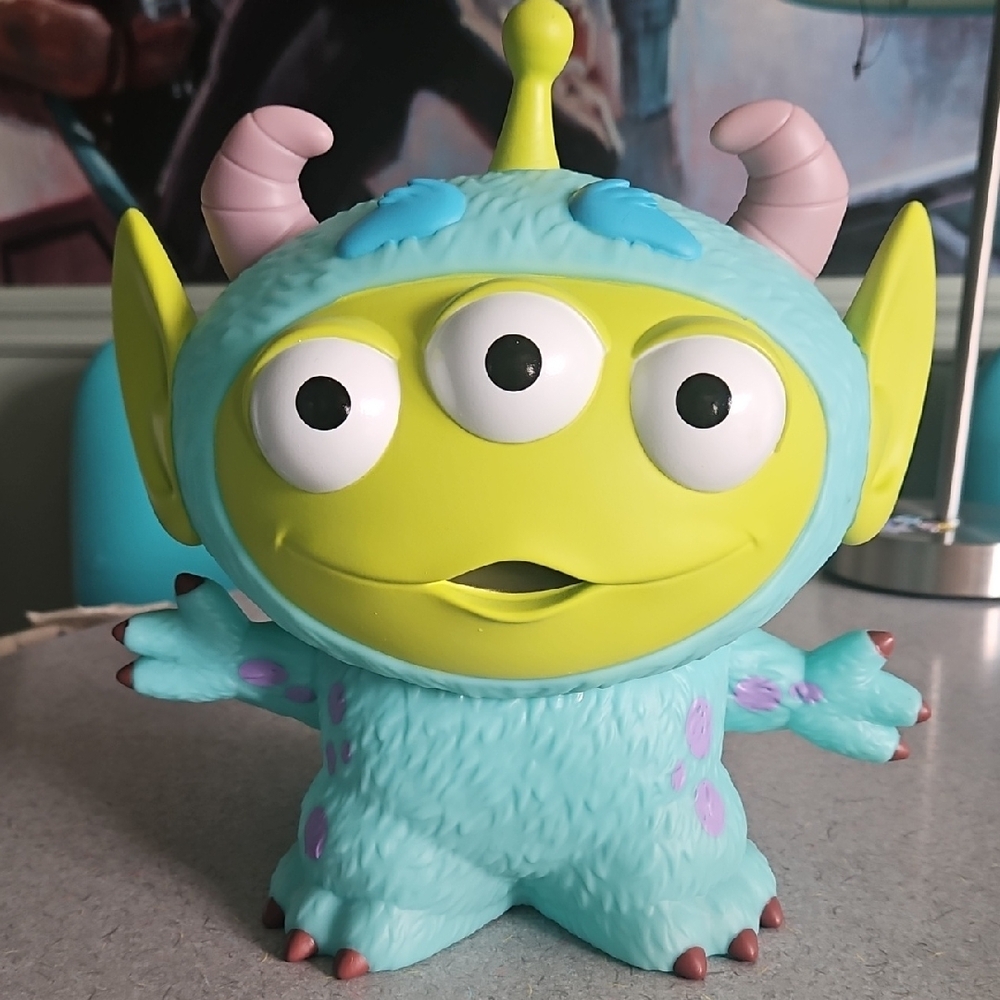 Alien SULLY FIGURAL BANK